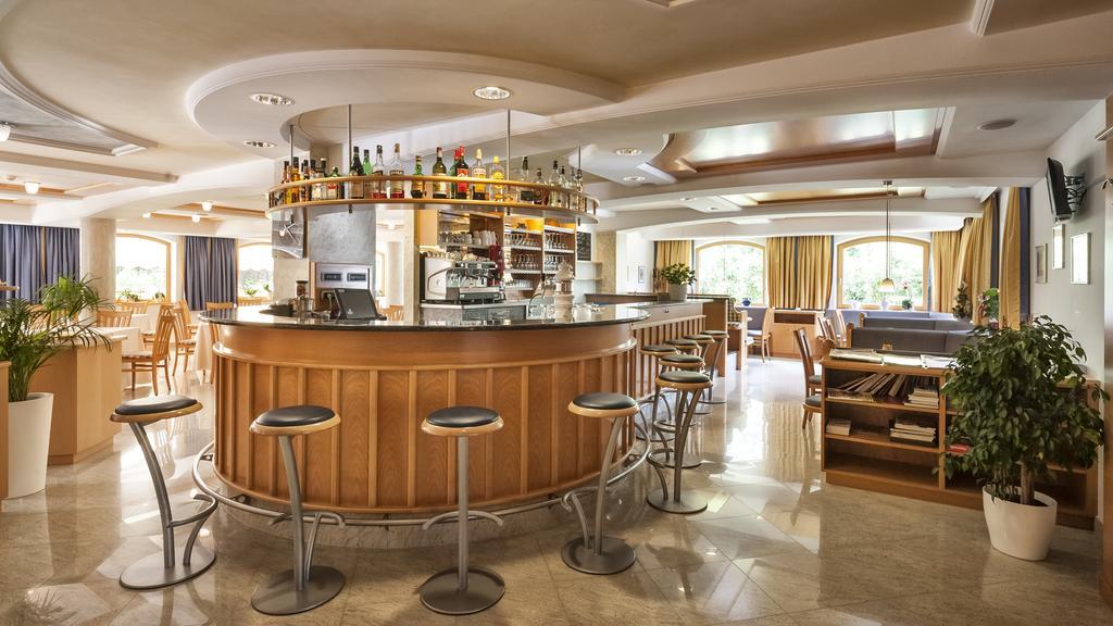 Hotel Bischofhof - Bistro Jasmin К'юза Екстер'єр фото